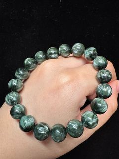(Category: ) located in . Submitted by purplecrystals (Listing ID 1376354288, Image 1). Description: .