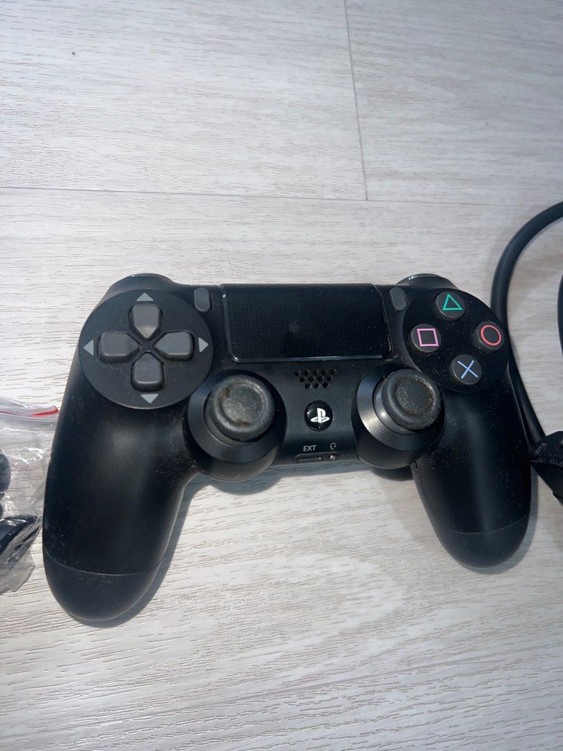 PS4 Pro 1TB with games62853059234179114