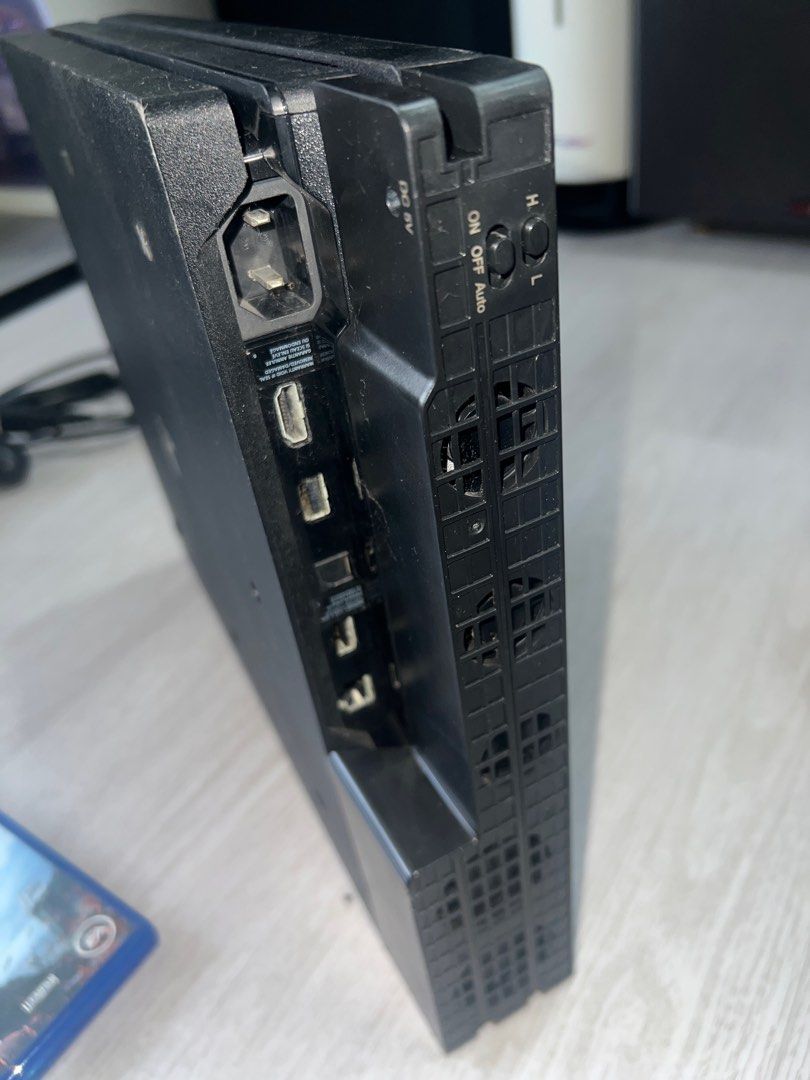 PS4 Pro 1TB with games62853059234179113