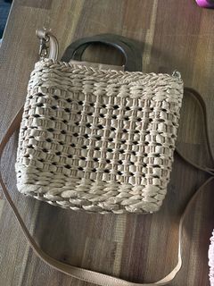 (Category: ) located in . Submitted by aisyee (Listing ID 1376291439, Image 1). Description: .