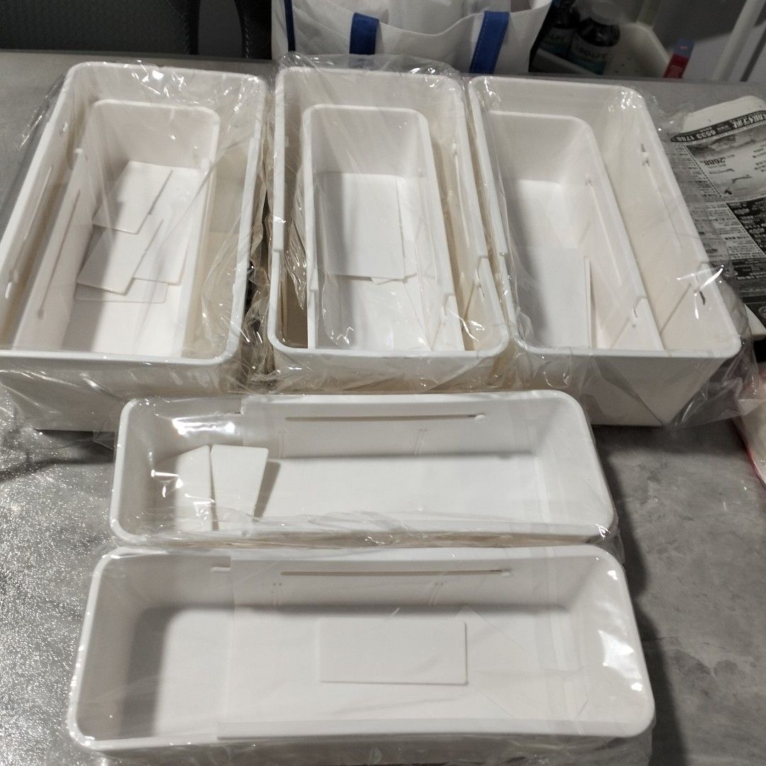 Retractable Storage Box