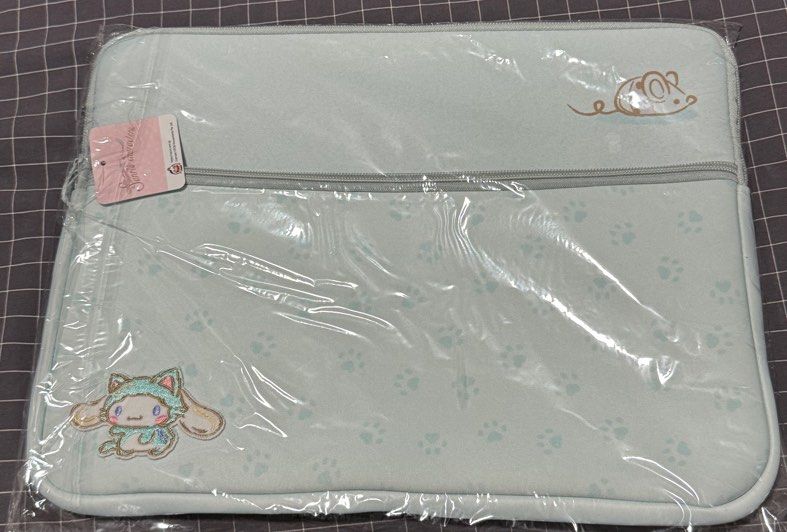 Sanrio Laptop case Cinnamoroll (Genuine) (Category: Laptop Bags & Sleeves) located in Singapore. Submitted by zippyyellow (Listing ID 1376314087, Image 2). Description: .