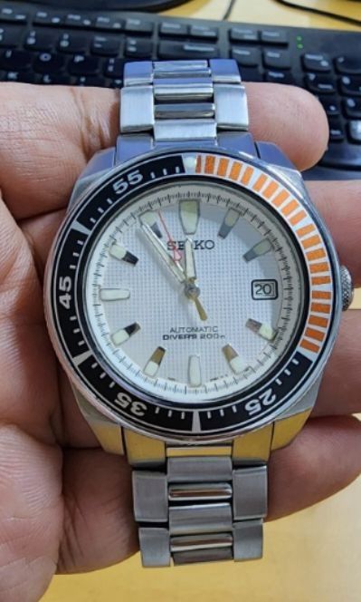 SEIKO 1ST GEN. SAMURAI (Category: Men's Watches) located in Taguig. Submitted by masterbert (Listing ID 1371784914, Image 2). Description: FOR SALE / TRADE WATCH AND GENERIC BOX ONLY SLIGHTLY NEGOTIABLE.