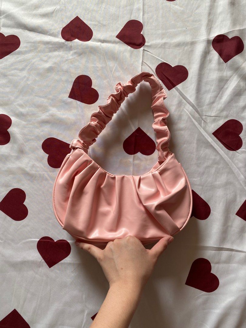 Shein pink kili purse bag (Category: Purses & Pouches) located in Quezon City. Submitted by sofiesclosetfinds (Listing ID 1376269302, Image 2). Description: 🩷 bought from shein 🎀 sf shouldered by buyer through lalamove.