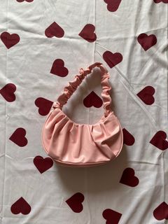 (Category: ) located in . Submitted by sofiesclosetfinds (Listing ID 1376269302, Image 1). Description: .