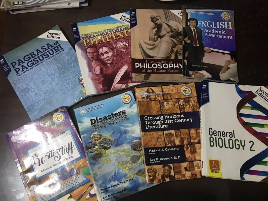 SHS STEM BOOKS (Category: Textbooks) located in Taguig. Submitted by not.so.erin (Listing ID 1376404337, Image 2). Description: 📌STEM BOOKS 📌GOOD AS NEW(highlights only) 📌NEGOTIABLE .