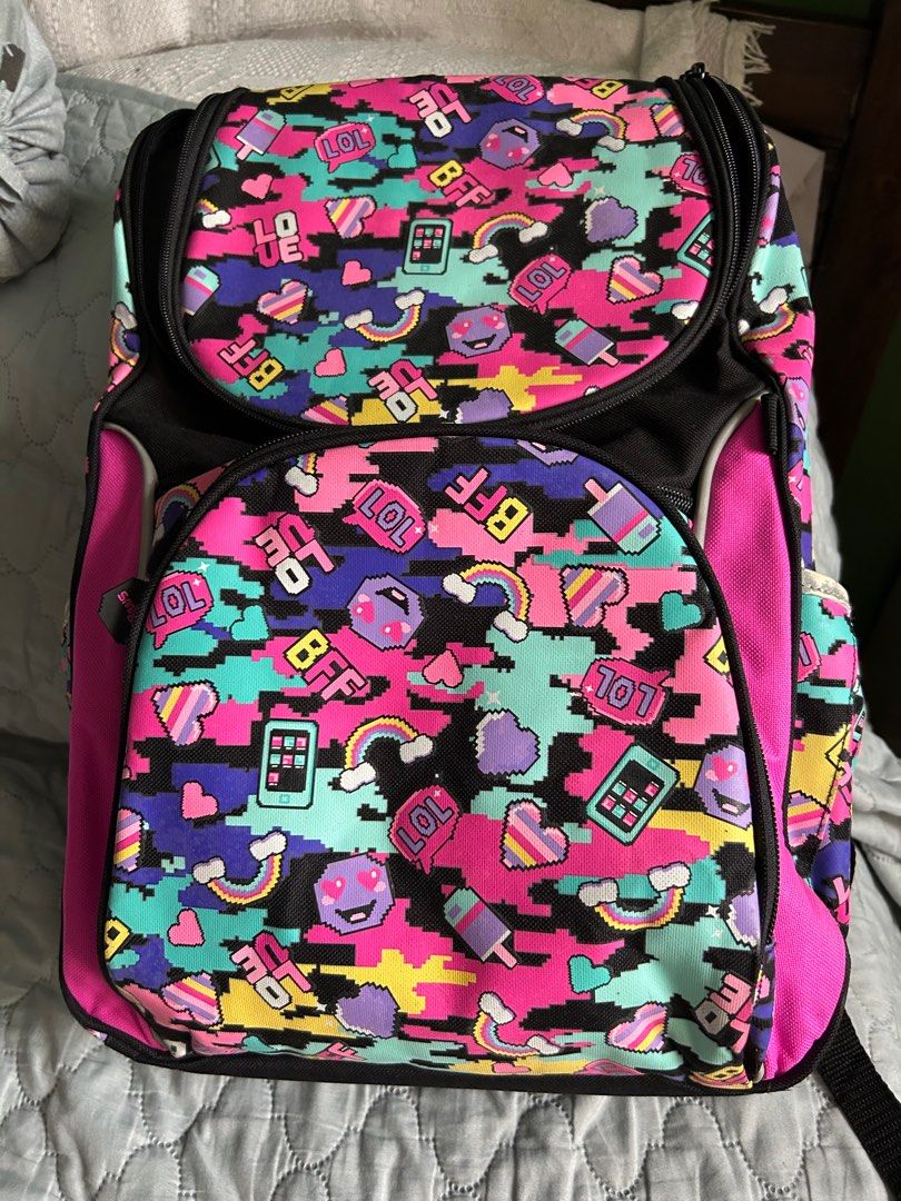 Smiggle School Backpack (Category: Babies & Kids Fashion) located in Mandaluyong City. Submitted by chuchislove (Listing ID 1376250222, Image 2). Description: Authentic Smiggle backpack for school. Used once or twice and in good condition. Rfs: decluttering.