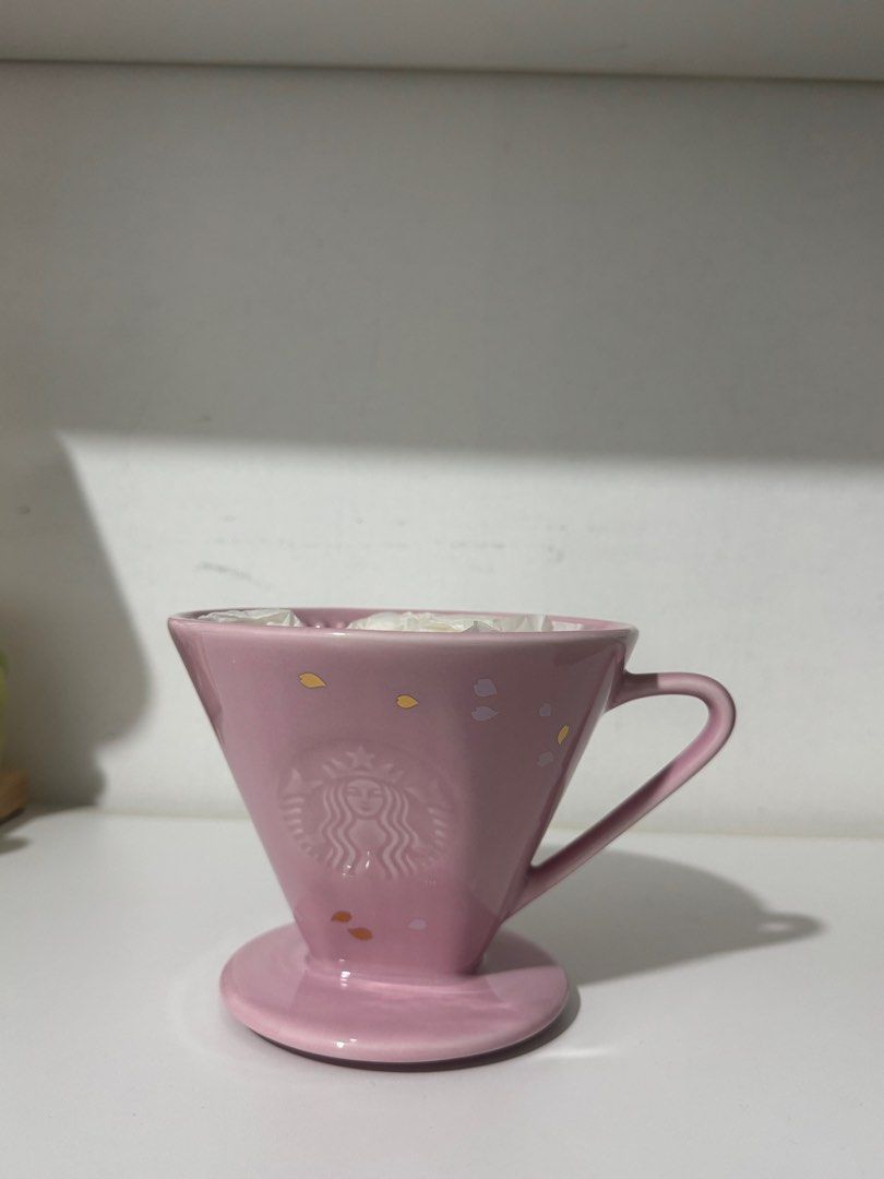 Starbucks Pourover 4 Cup Ceramic Sakura Pink (Category: Coffee & Tea Tableware) located in Quezon City. Submitted by healingmyinnerchild (Listing ID 1376418476, Image 3). Description: Starbucks Pourover Cone Spring Pink.