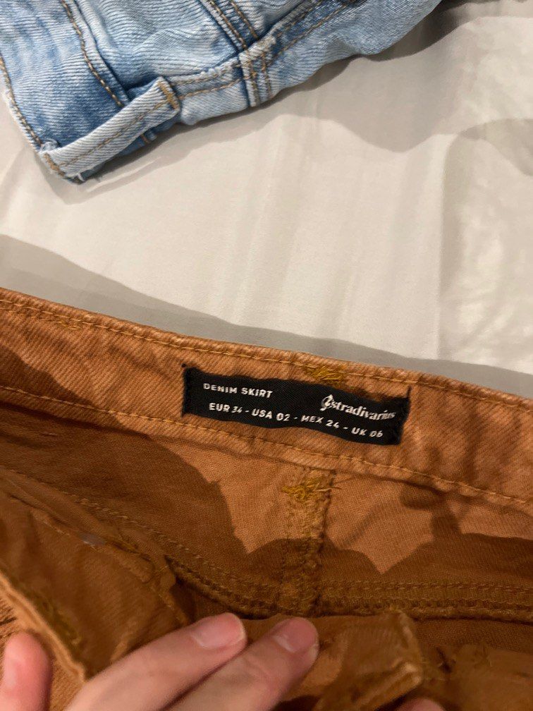 Strativarius culdoroy denim mini skirt (Category: Skirts) located in Quezon City. Submitted by beaclosetph (Listing ID 1376343200, Image 2). Description: Size 2 US.