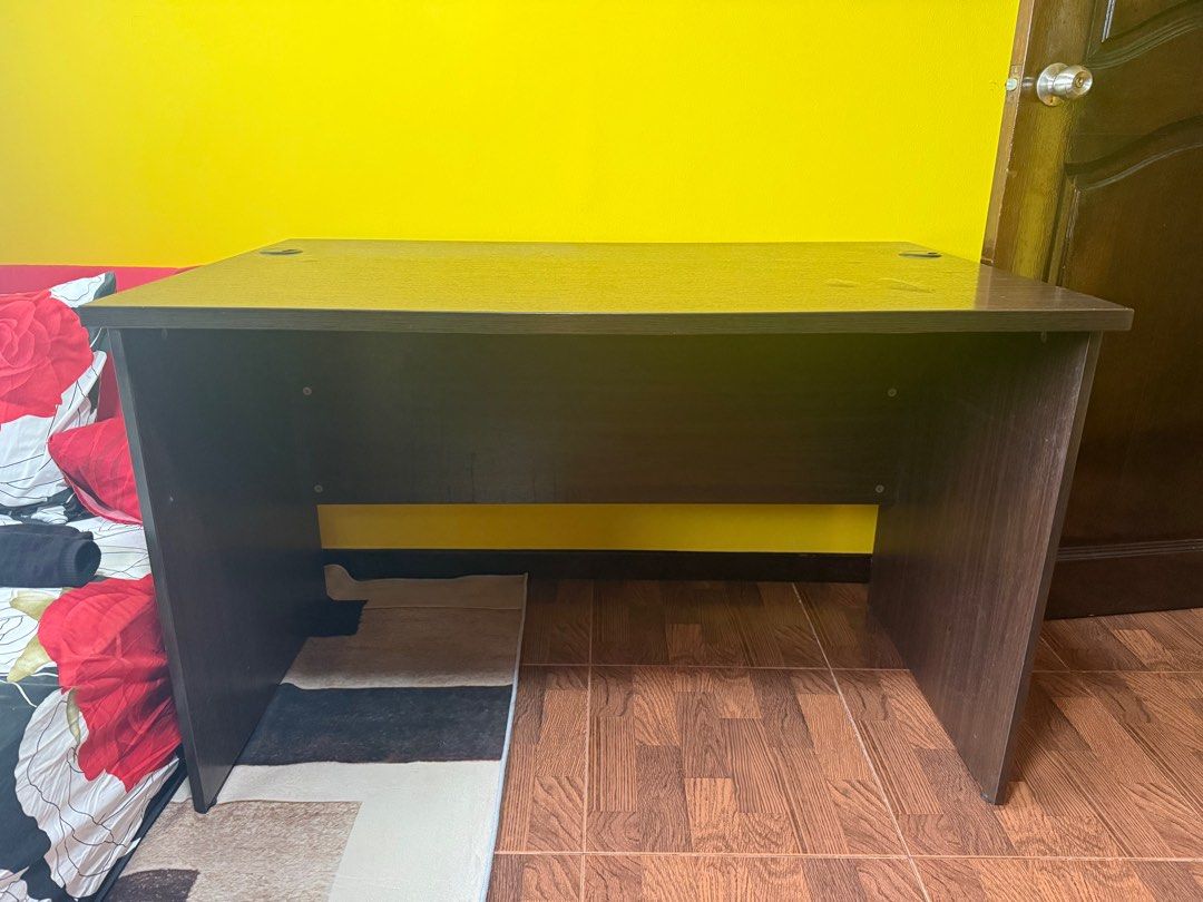 Study Table Computer Wood URGENT