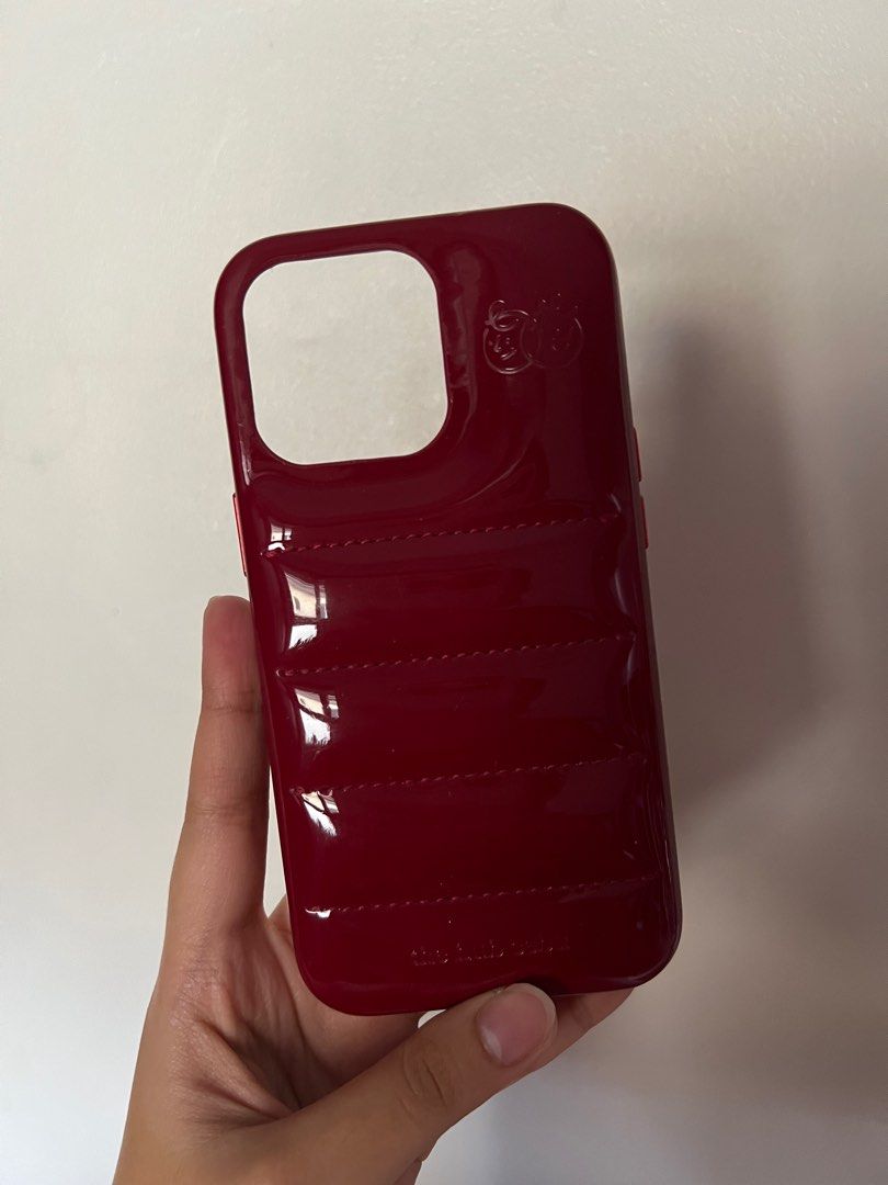 The Hub Cebu - Maroon Puffer Case (Category: Cases & Sleeves) located in Cebu City. Submitted by preluvcloth (Listing ID 1376320252, Image 1). Description: 🌻 bought from a friend 🌻 rfs: wrong case model (this is for iPhone 13 Pro) 🌻 slight flaw, see last pic, nonetheless still in very good condition.