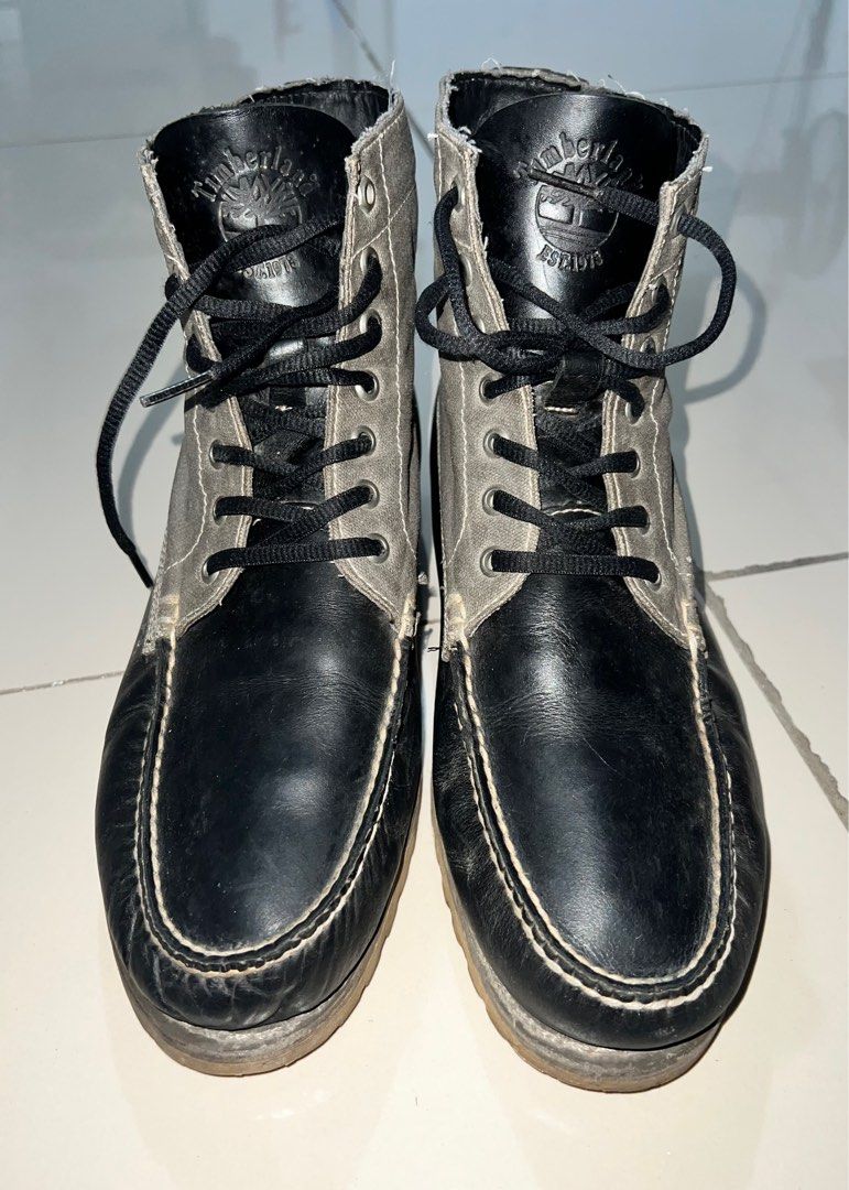TIMBERLAND CHUKKA BOOTS BLACK-GREY (Category: Boots) located in Subic. Submitted by lorenzo100488 (Listing ID 1376317105, Image 2). Description: NO INSOLE Needs wash SIZE- US: 10W.