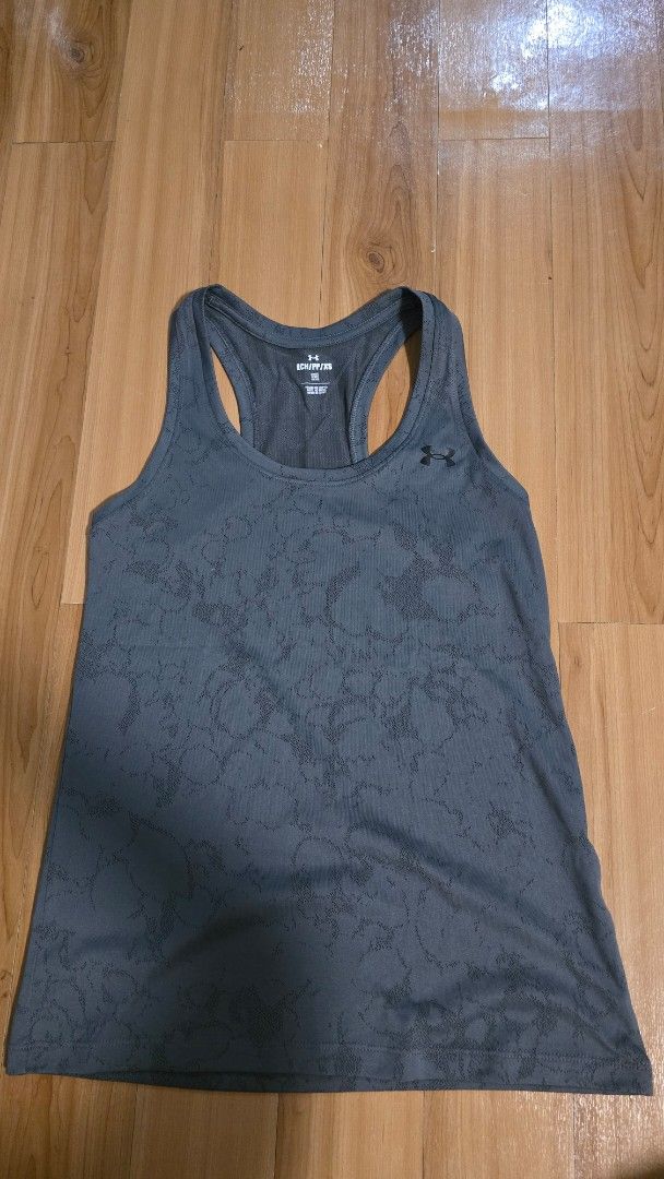 Under Armour Tank Top (Category: Activewear) located in Manila. Submitted by mcemmm (Listing ID 1376332673, Image 1). Description: Mop: Bdo or Gcash only. Delivery via Grab or Lalamove only. Location: Novaliches Q.C.