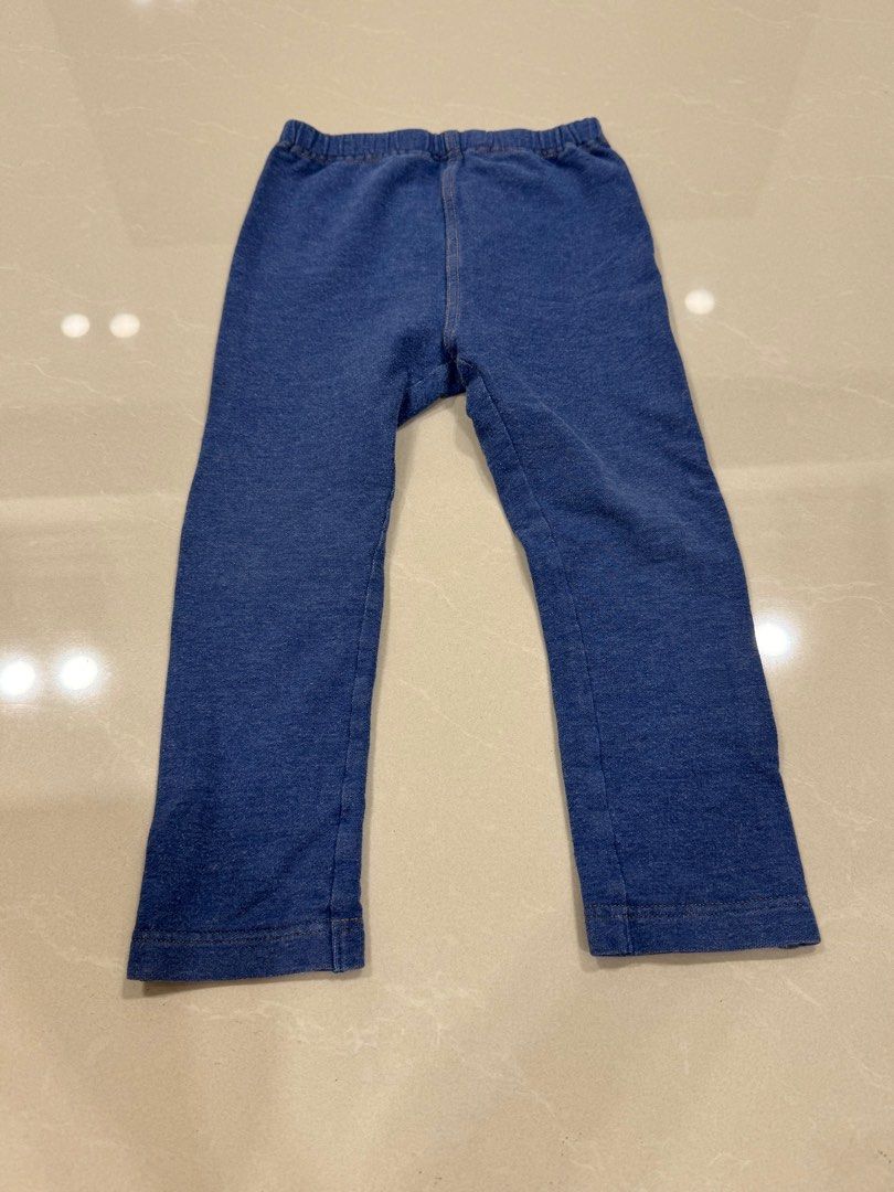 由 mimi5288 (刊登 ID 1376219371，圖片 1) 提交，位於 高雄市 (Kaohsiung) 的 UNIQLO優衣庫兒童褲 (類別：嬰兒及兒童流行時尚)，說明：UNIQLO優衣庫兒童褲 尺寸100公分可穿 彈性牛仔褲、穿著舒適且活動便利 二手物品保持良好，有正常棉質清洗感。