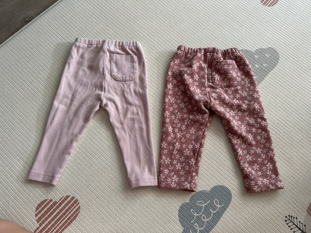 Uniqlo pants/ tights size 80 (Category: Babies & Kids Fashion) located in Singapore. Submitted by hleeny (Listing ID 1376253434, Image 2). Description: Suitable for winter wear outer pants Size 80 My toddler wore once at winter holiday when she was 2 years old .