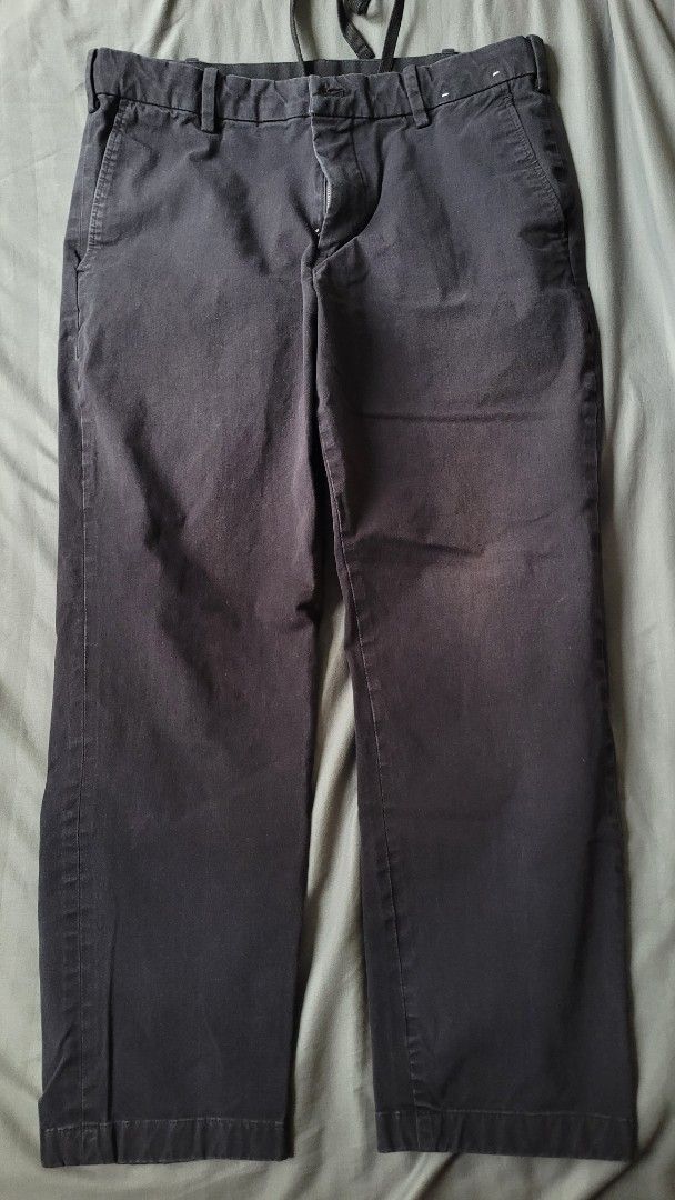Uniqlo Trousers (Category: Trousers) located in Quezon City. Submitted by synedaniel (Listing ID 1376245546, Image 1). Description: Negotiable. Decluttering. Well Used. Issues include faded colors on thigh-knee area, barely noticeable on a dark place, or when worn at night. Stretchy Trousers. LxW: 35x33 Can only do meetups on Sundays @ SM North Edsa or Annex..
