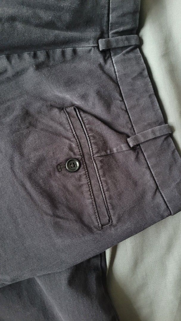 Uniqlo Trousers (Category: Trousers) located in Quezon City. Submitted by synedaniel (Listing ID 1376245546, Image 2). Description: Negotiable. Decluttering. Well Used. Issues include faded colors on thigh-knee area, barely noticeable on a dark place, or when worn at night. Stretchy Trousers. LxW: 35x33 Can only do meetups on Sundays @ SM North Edsa or Annex..