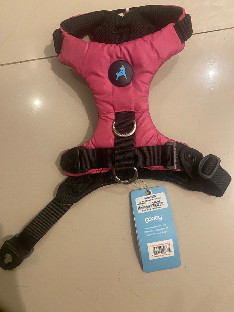 Unused Dog Vest (Category: Homes & Other Pet Accessories) located in Caloocan City. Submitted by esguerraer52151 (Listing ID 1376374392, Image 1). Description: Unsused Can fit to xs - medium dogs adjustable Bought in U.S.