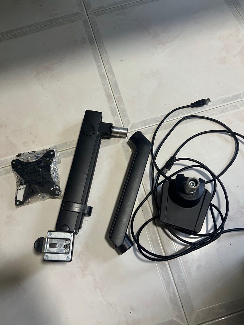 Prism+ (No Box) Vesa Monitor Arm Desk Mount with USB Hub628630851737611114