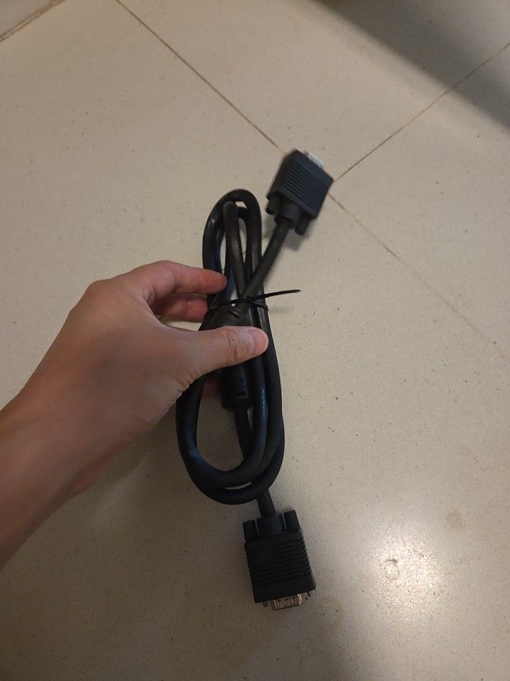 VGA Computer Monitor Cable (Category: Cables & Adaptors) located in Singapore. Submitted by sg_discount_racegear (Listing ID 1376222029, Image 2). Description: Selling a black, good condition VGA cable. Compatible with most monitors and computers. Ready for use. Ask if you have questions..