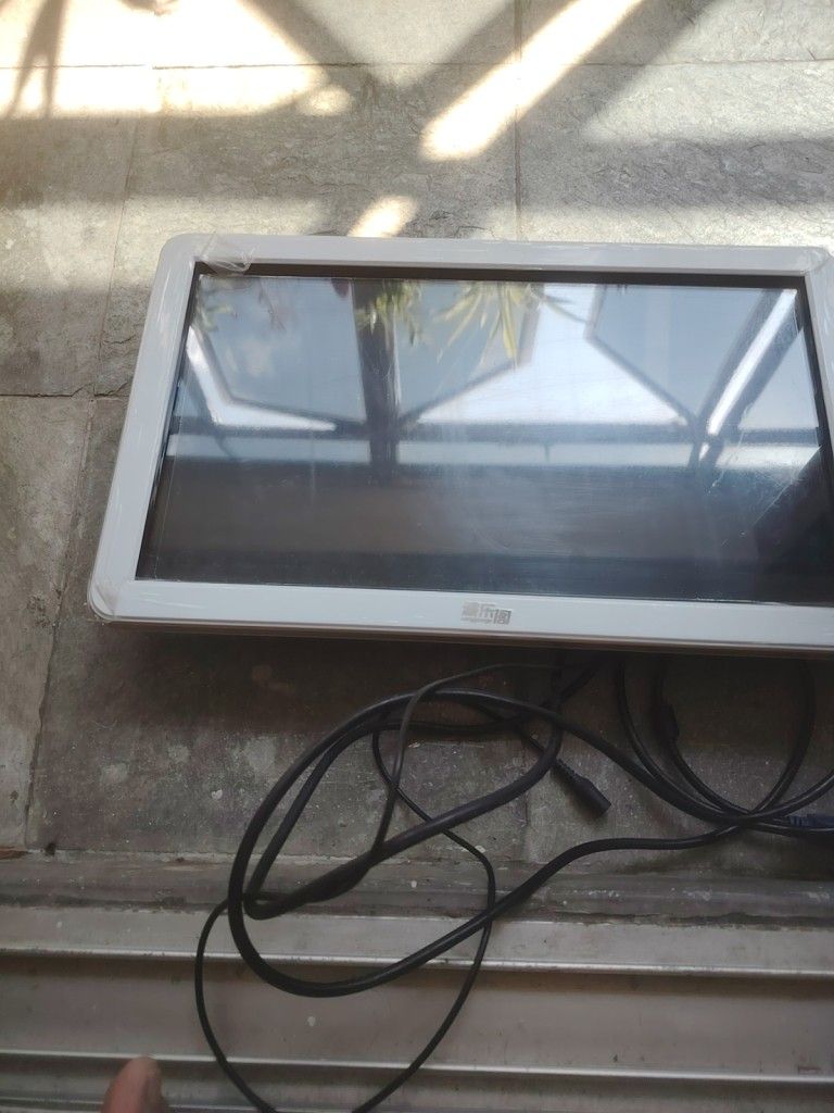 White Monitor with Black Cable628630601921291121
