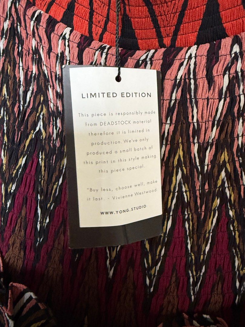 Yong Studio Valleta Chevron Skirt (Category: Skirts) located in Manila. Submitted by polin8 (Listing ID 1376234107, Image 2). Description: Brand New Skirt – Never Worn Got this on sale but realized the style isn’t for me. Still with tags and paperbag. No WW photo 🖤 Size: Small 🖤 Color: Multicolor chevron 🖤 Brand: Yong Studio 📍 Shipping options: lalamove/grab c/o buyer 💳 Payment options: bank transfer (BPI, BDO), Gcash, Paymaya .