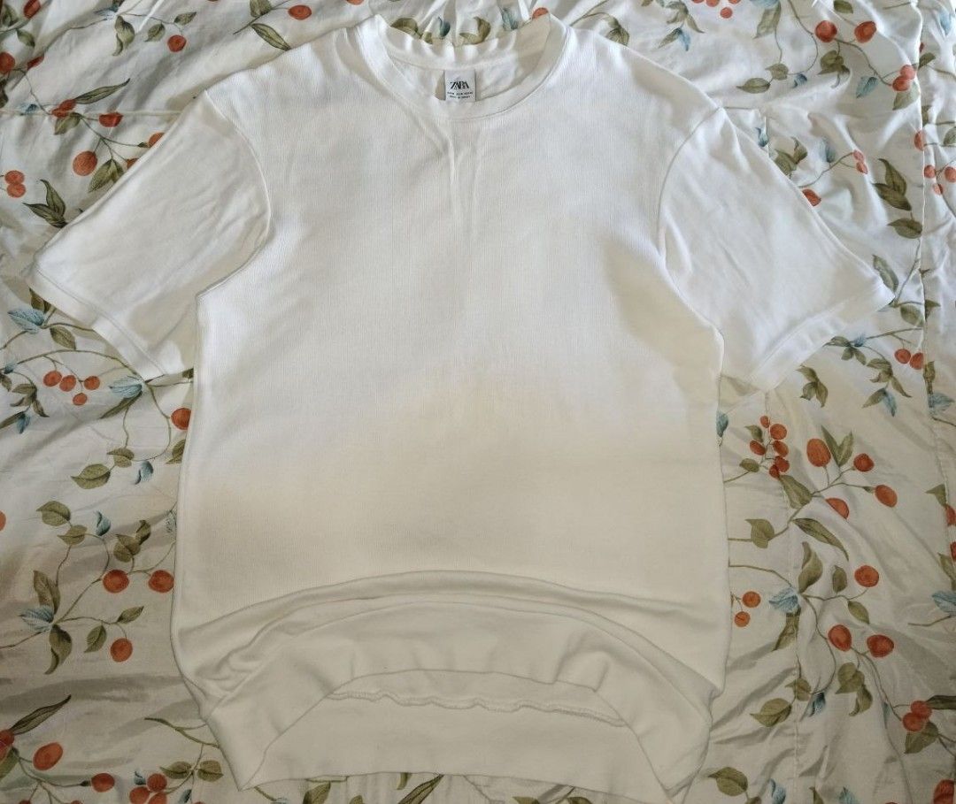 ZARA knitwear short sleeve (Category: Shirts) located in San Jose del Monte. Submitted by _elll (Listing ID 1376277518, Image 1). Description: Zara white knitwear short sleeve M on tag W = 20 L = 28 No issue. Good condition 📍 San Jose Del Monte, Bulacan.