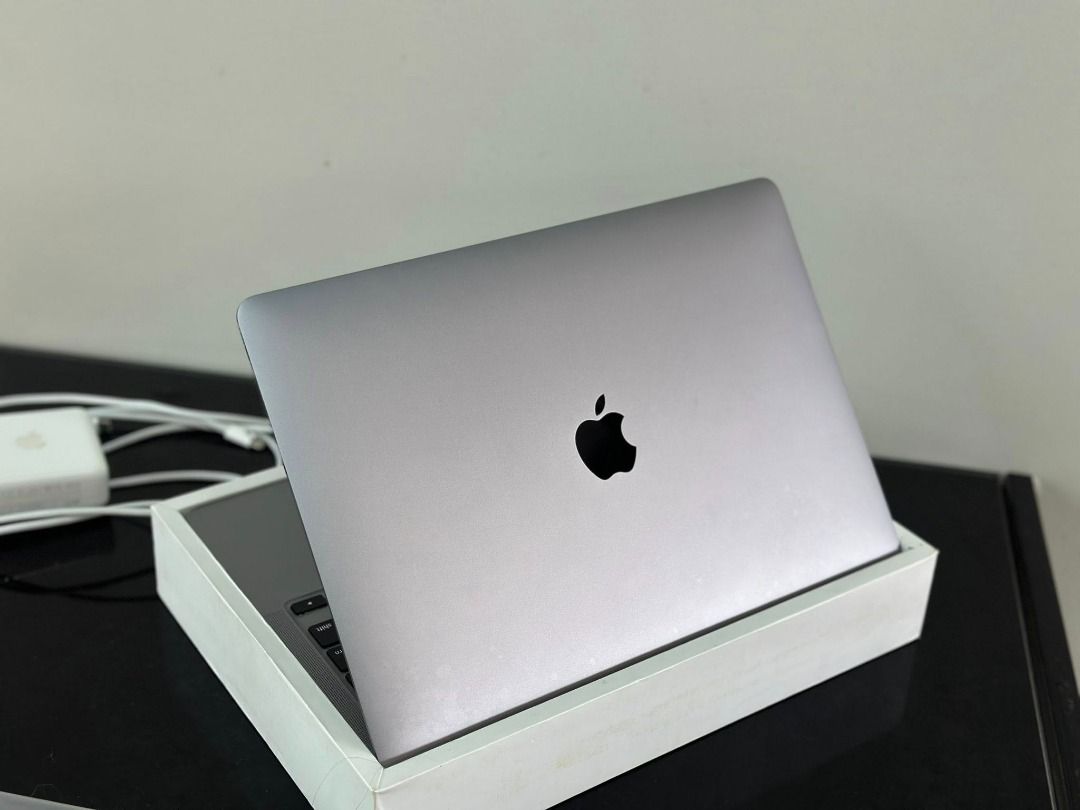 2022 Macbook pro apple M1 Chip (Category: Laptops & Notebooks) located in Santiago. Submitted by gefftullao (Listing ID 1376588725, Image 1). Description: For sale 2022 Macbook pro apple M1 Chip 13-inch 256GB barely used brand used 09352167227.