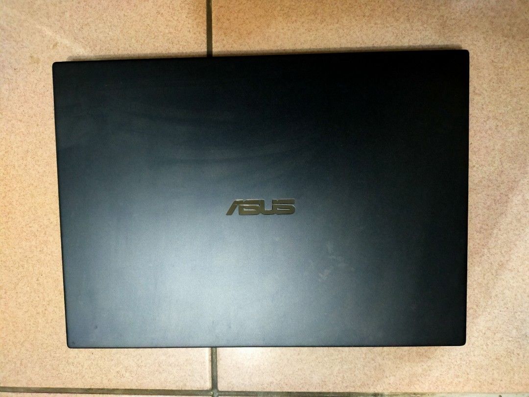 由 a0989129021 (刊登 ID 1376611472，圖片 1) 提交，位於 新北市 (New Taipei) 的 Asus. i7-10510U. Size 14 (類別：桌上電腦或筆記型電腦)，說明：Asus i7 series 🌈Memory 16G 🌈Hard disk 256GB SSD 🔋battery life is good🔋👍 ✔️ Model:Asus. P2451FA ✔️processor: i7-10510U ✔️Memory:16GB ✔️Hard Disk:256GB SSD ✔️Resolution：1080✖1920 💽DVD:no 📷 Camera front lens:yes ✔️Accessories:Laptop bag, charger ✔️system: Windows 10 🔋 Battery storage power:2 hour 🗓Monday to Saturday，Can be delivered in