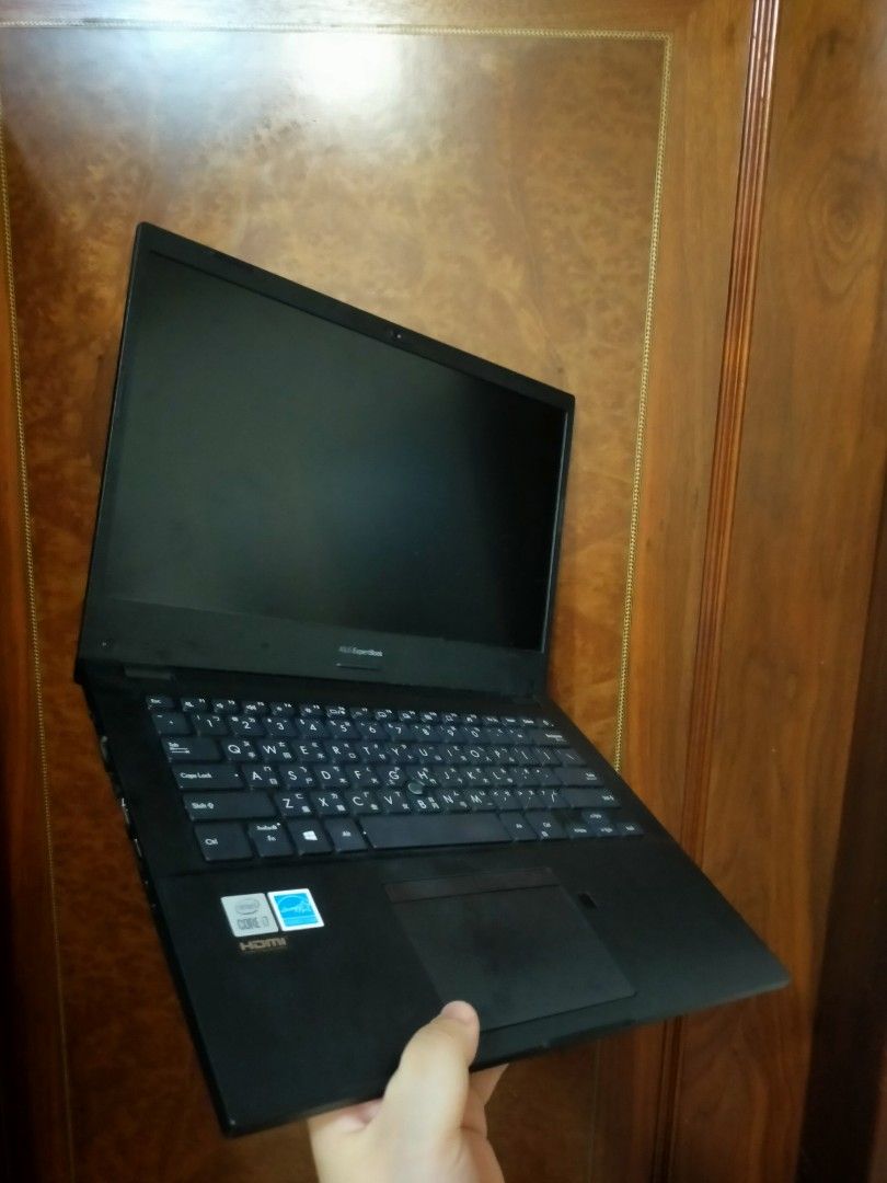 由 a0989129021 (刊登 ID 1376611472，圖片 2) 提交，位於 新北市 (New Taipei) 的 Asus. i7-10510U. Size 14 (類別：桌上電腦或筆記型電腦)，說明：Asus i7 series 🌈Memory 16G 🌈Hard disk 256GB SSD 🔋battery life is good🔋👍 ✔️ Model:Asus. P2451FA ✔️processor: i7-10510U ✔️Memory:16GB ✔️Hard Disk:256GB SSD ✔️Resolution：1080✖1920 💽DVD:no 📷 Camera front lens:yes ✔️Accessories:Laptop bag, charger ✔️system: Windows 10 🔋 Battery storage power:2 hour 🗓Monday to Saturday，Can be delivered in
