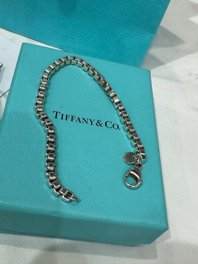 Authentic Tiffany & Co (Category: Luxury Accessories) located in Manila. Submitted by chloe_luxuries (Listing ID 1376472842, Image 3). Description: Guaranteed original Tiffany & Co Venetian Link Bracelet in Silver 7-inch wrist size Comes with complete inclusion.