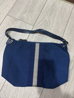 由 applelovekt (刊登 ID 1376429558，圖片 1) 提交，位於 的 (類別：)，說明：。