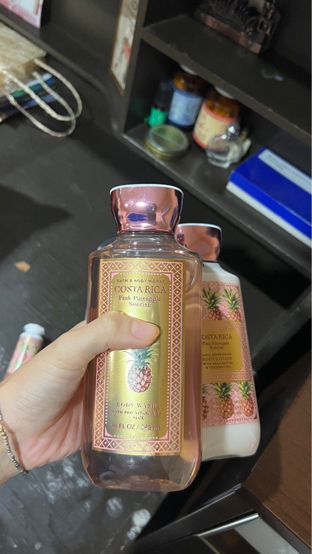 Bath & Body Works COMPLETE gift set - Pink Pineapple Sunrise (Category: Fragrance & Deodorants) located in Quezon City. Submitted by sr_1521 (Listing ID 1376620996, Image 3). Description: SAVE 300 PESOS + GET A FREE MATCHING GIFT BAG Inclusions: - Fragrance mist - Body wash - Body lotion - Hand cream - FREE! reusable pineapple gift bag.
