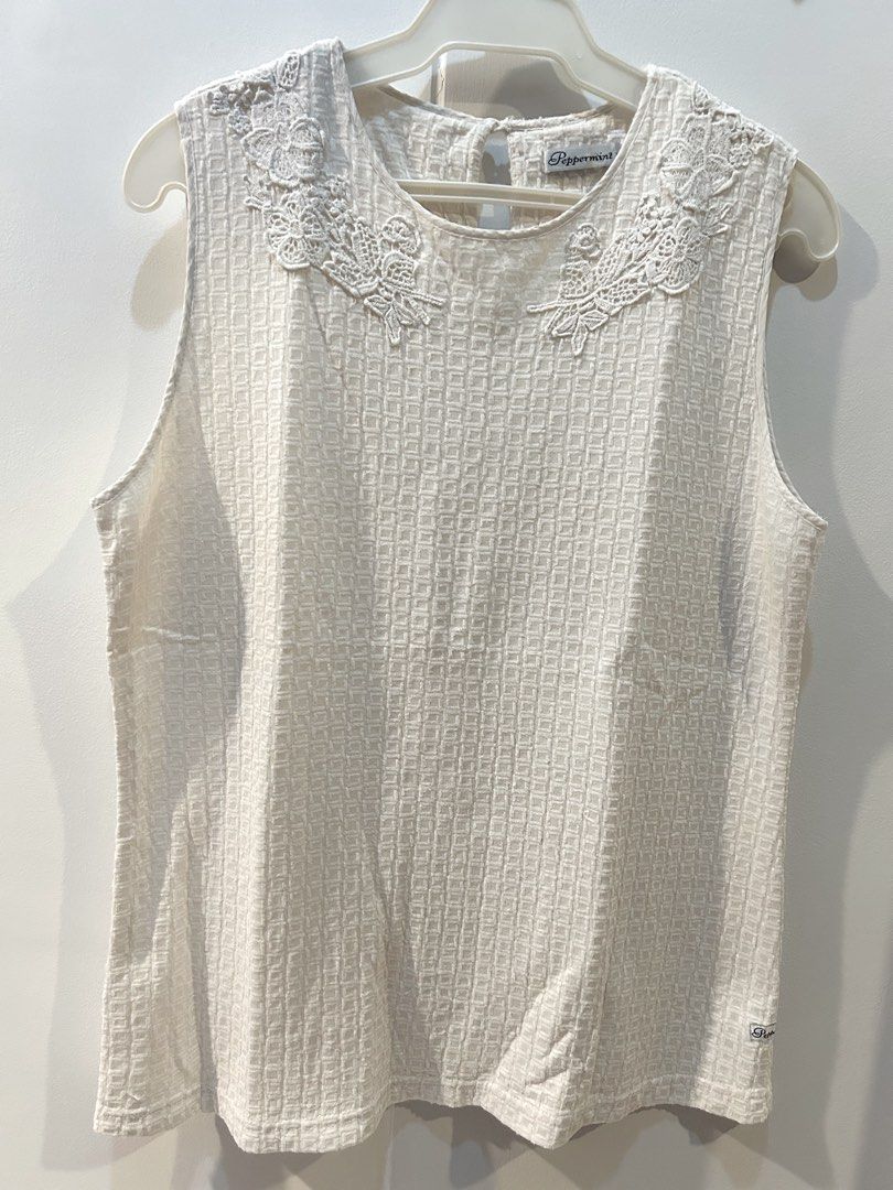 Beige Soft Cotton Top (Category: Sleeveless) located in Quezon City. Submitted by katcris (Listing ID 1376489825, Image 1). Description: Reason for selling : decluttering No tear or marks Length : 26 in Width : 19 in.