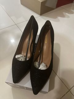 (Category: ) located in . Submitted by lenajade24 (Listing ID 1376571418, Image 1). Description: .