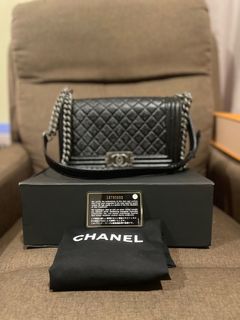 (Category: ) located in . Submitted by jnjsluxury (Listing ID 1376464291, Image 1). Description: .