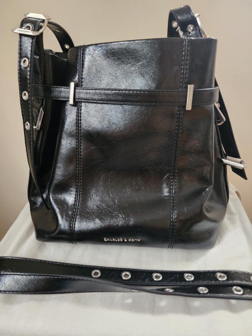 Charles and Keith cross body bag (Category: Cross-body Bags) located in Quezon City. Submitted by hatdognablue (Listing ID 1376467222, Image 3). Description: Selling Charles and Keith sling bag Original from Hong Kong Selling low for: 3,500 Qc area.