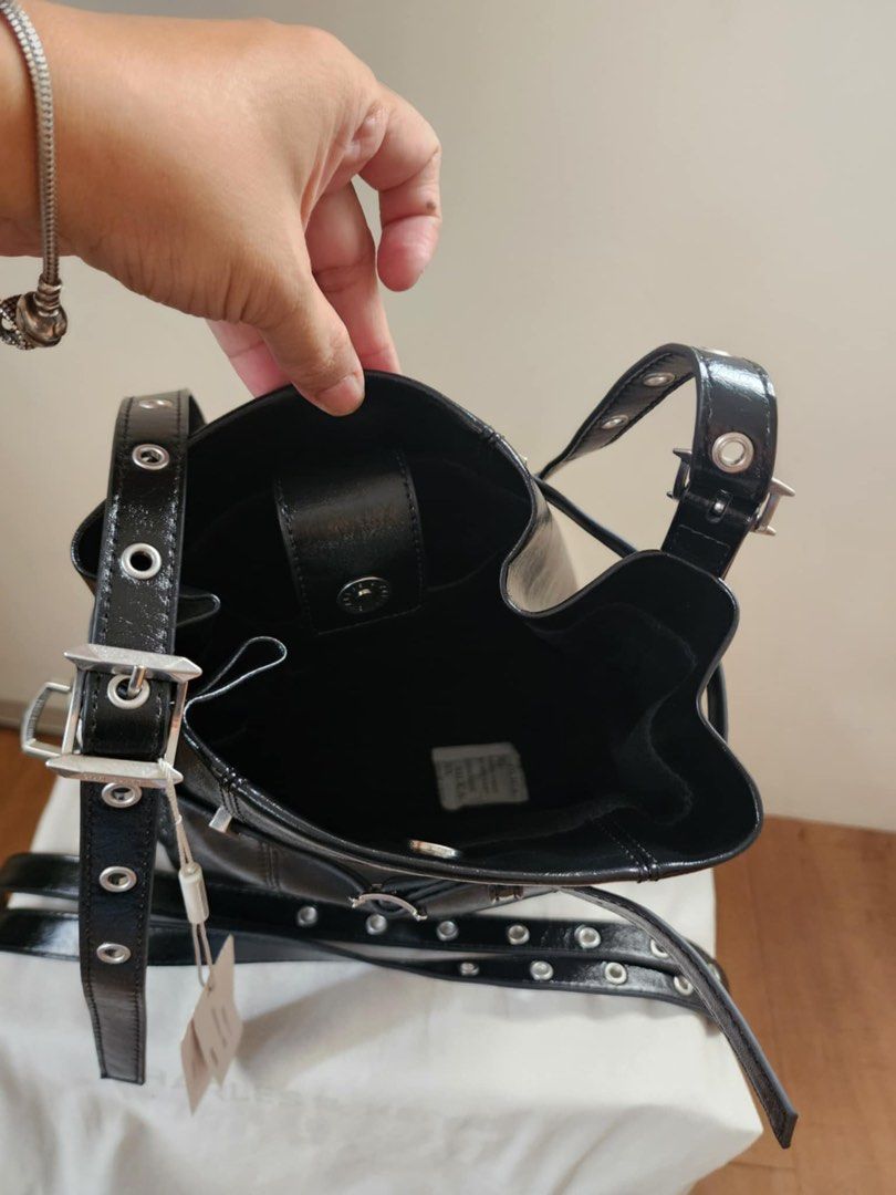 Charles and Keith cross body bag (Category: Cross-body Bags) located in Quezon City. Submitted by hatdognablue (Listing ID 1376467222, Image 2). Description: Selling Charles and Keith sling bag Original from Hong Kong Selling low for: 3,500 Qc area.