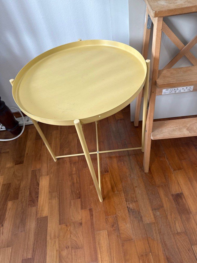 Coffee Table (Category: Tables & Sets) located in Singapore. Submitted by fem2017 (Listing ID 1376489137, Image 2). Description: Selling it bcos moving out. Pick up by 24 jun.