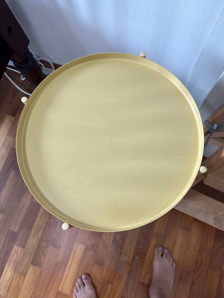 Coffee Table (Category: Tables & Sets) located in Singapore. Submitted by fem2017 (Listing ID 1376489137, Image 1). Description: Selling it bcos moving out. Pick up by 24 jun.