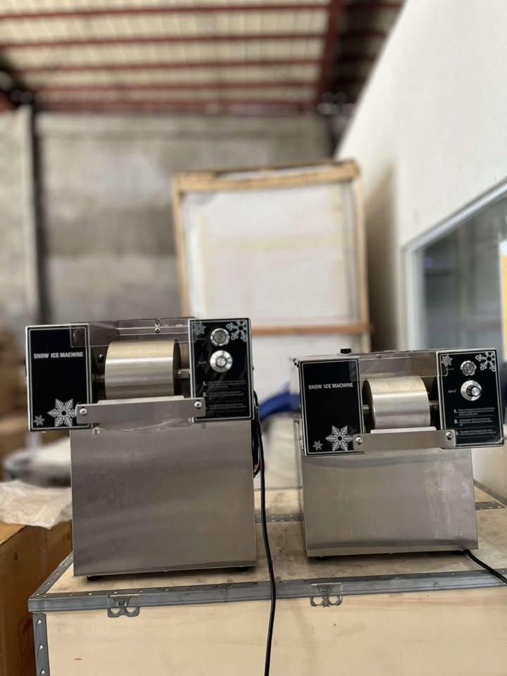 COMMERCIAL SNOW FLAKES/ BINGSU MACHINE (Category: Ice-cream Makers) located in Taguig. Submitted by mgracelim38484 (Listing ID 1376503551, Image 1). Description: BINGSU MACHINE COMMERCIAL SNOW FLAKES ICE MACHINE EP-XBJ60 - PHP 16,490 EP-XBJ120 - PHP 20,490 SPECIFICATION: (360W) Voltage/Frequency: 220V/50Hz Compressor: Brand Compressor Cooling Method: Air Cooling Product Model: XBJ60 Refrigerant: R290-200g Daily Ice Production: 60kg Product Weight