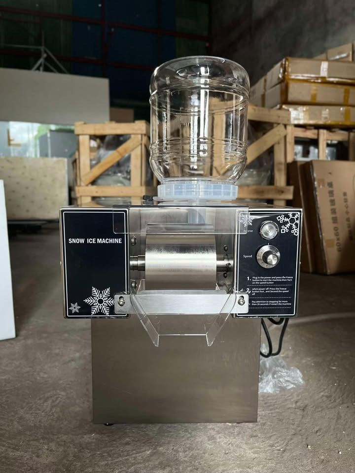 COMMERCIAL SNOW FLAKES/ BINGSU MACHINE (Category: Ice-cream Makers) located in Taguig. Submitted by mgracelim38484 (Listing ID 1376503551, Image 2). Description: BINGSU MACHINE COMMERCIAL SNOW FLAKES ICE MACHINE EP-XBJ60 - PHP 16,490 EP-XBJ120 - PHP 20,490 SPECIFICATION: (360W) Voltage/Frequency: 220V/50Hz Compressor: Brand Compressor Cooling Method: Air Cooling Product Model: XBJ60 Refrigerant: R290-200g Daily Ice Production: 60kg Product Weight