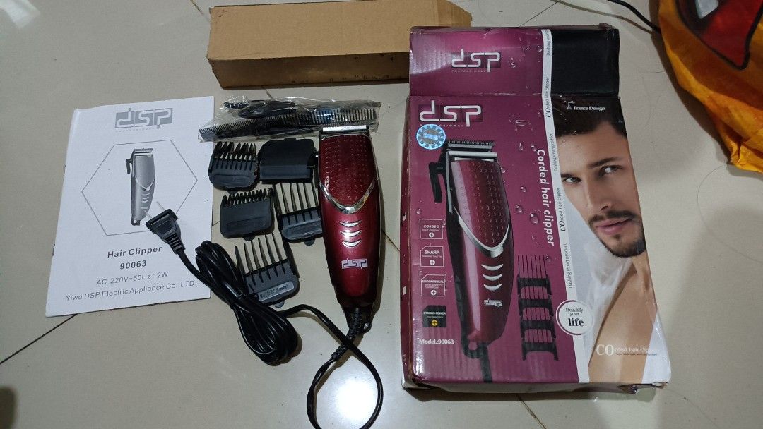 Corded Hair clippers (Category: Hair) located in Quezon City. Submitted by rubyb1689 (Listing ID 1376506291, Image 1). Description: complete set. working. used once.
