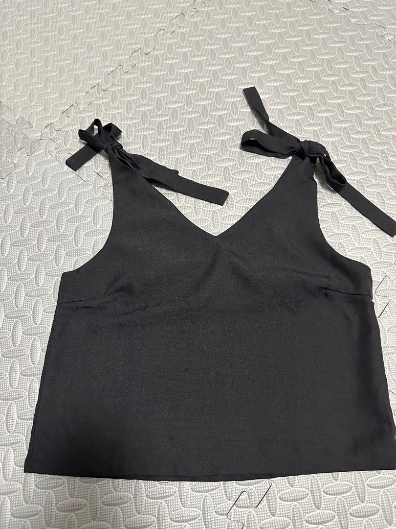 Cute black top (Category: Blouses) located in Caloocan City. Submitted by ai_declutter (Listing ID 1376542564, Image 1). Description: .