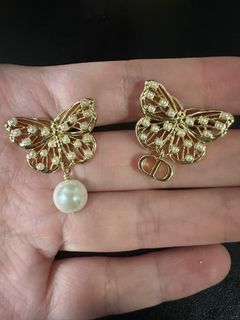(Category: ) located in . Submitted by dailyaccessoriessg (Listing ID 1376577434, Image 1). Description: .