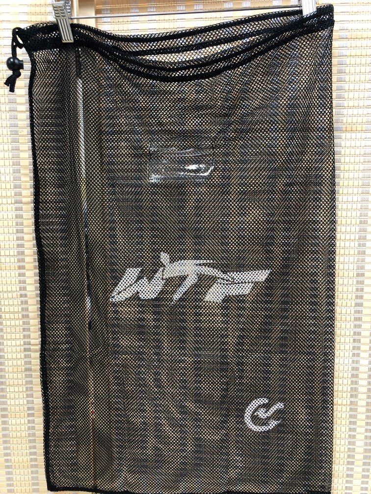 Drawstring bag (Category: Other Sports Equipment and Supplies) located in Singapore. Submitted by kngmarketing (Listing ID 1376504596, Image 1). Description: Super good deal! $2 only Air mesh drawstring bag Can put a lot thing .
