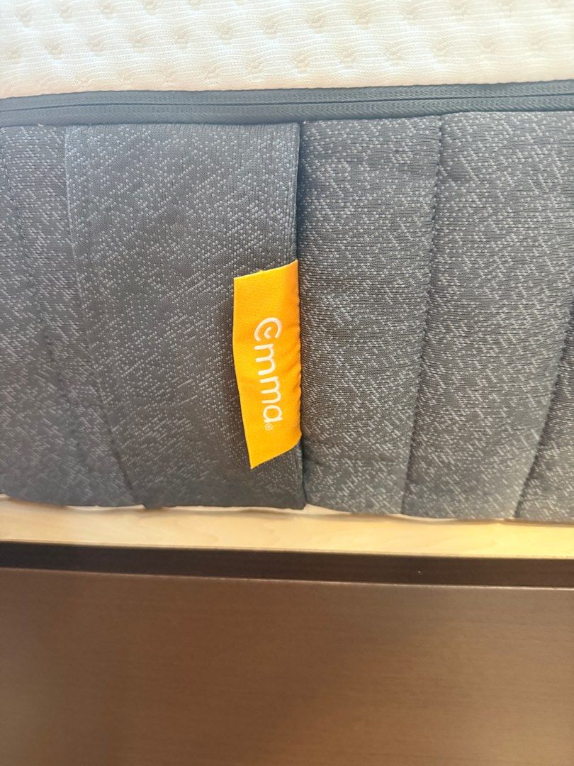 Emma Single Original Hybrid 2.0 Mattress Protector (Category: Bed Frames & Mattresses) located in Quezon City. Submitted by cltrrd (Listing ID 1376522289, Image 3). Description: ONLY THE MATTRESS PROTECTOR IS AVAILABLE! Emma Sleep Original Hybrid Mattress 2.0 (used like new) with Emma Mattress Protector (brand new) Single 90x190cm | 35”x75” (SOLD) Emma Mattress - used for a few months only - still in very good condition! female used - really comf