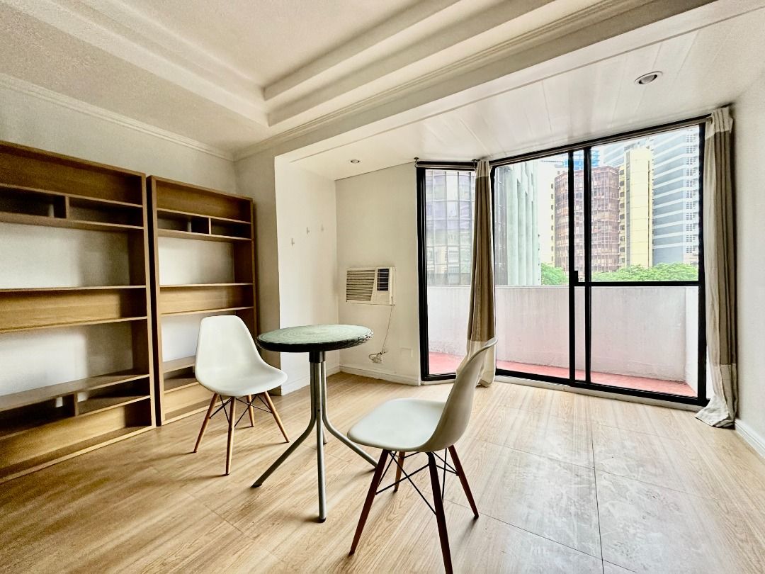 For Lease: Spacious Studio with Veranda at LPL Manor, Makati (Category: Apartments & Condos) located in Manila. Submitted by bigimpactproperties (Listing ID 1376507120, Image 3). Description: For Lease: Spacious Studio with Veranda at LPL Manor, Makati Enjoy peaceful mornings and generous space in this rare semi-furnished studio with a large veranda, located on the 5th floor of LPL Manor in Salcedo Village. 🛏 Studio Layout 📐 47 sqm 🌞 Facing Mo