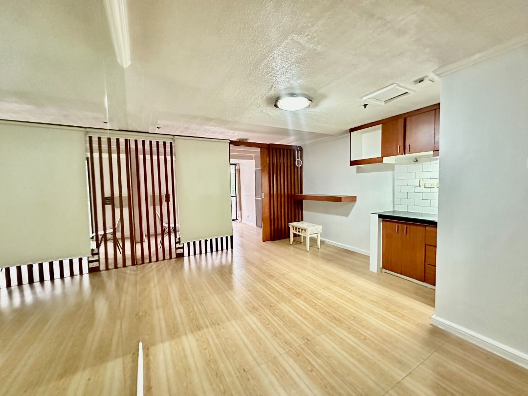 For Lease: Spacious Studio with Veranda at LPL Manor, Makati (Category: Apartments & Condos) located in Manila. Submitted by bigimpactproperties (Listing ID 1376507120, Image 2). Description: For Lease: Spacious Studio with Veranda at LPL Manor, Makati Enjoy peaceful mornings and generous space in this rare semi-furnished studio with a large veranda, located on the 5th floor of LPL Manor in Salcedo Village. 🛏 Studio Layout 📐 47 sqm 🌞 Facing Mo