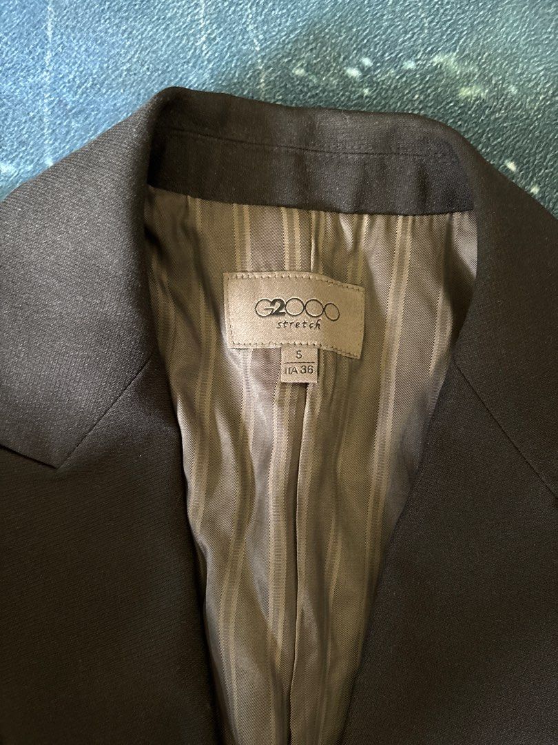 G2000 jacket (Category: Coats, Jackets and Outerwear) located in Singapore. Submitted by linnetneo (Listing ID 1376435657, Image 2). Description: Nice material .